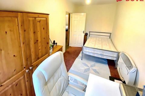2 bedroom flat to rent, 22 Broomspring Close, Broomhall