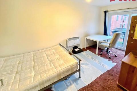 2 bedroom flat to rent, 22 Broomspring Close, Broomhall
