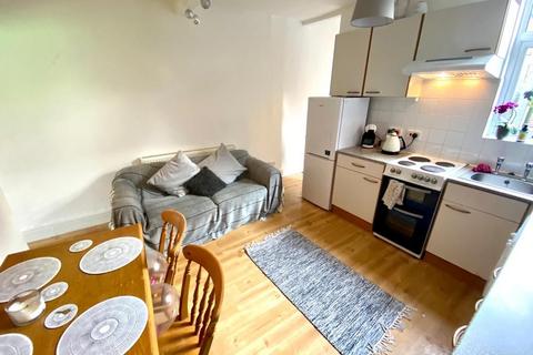 3 bedroom flat to rent, 375a Ecclesall Road, Sheffield