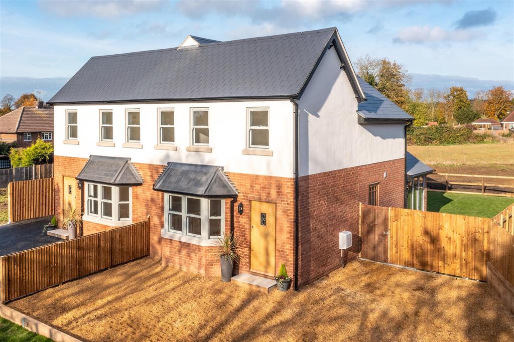 Back Lane, Sheering, CM22 7NG 3 bed semidetached house £599,995