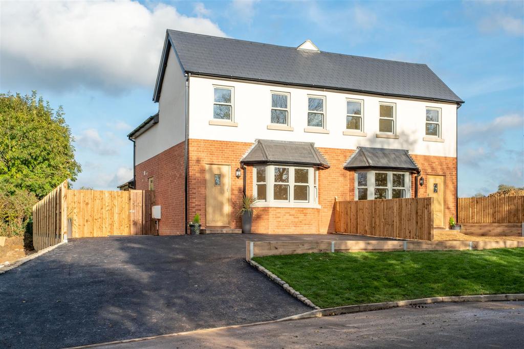 Back Lane, Sheering, 3 bed semidetached house £580,000