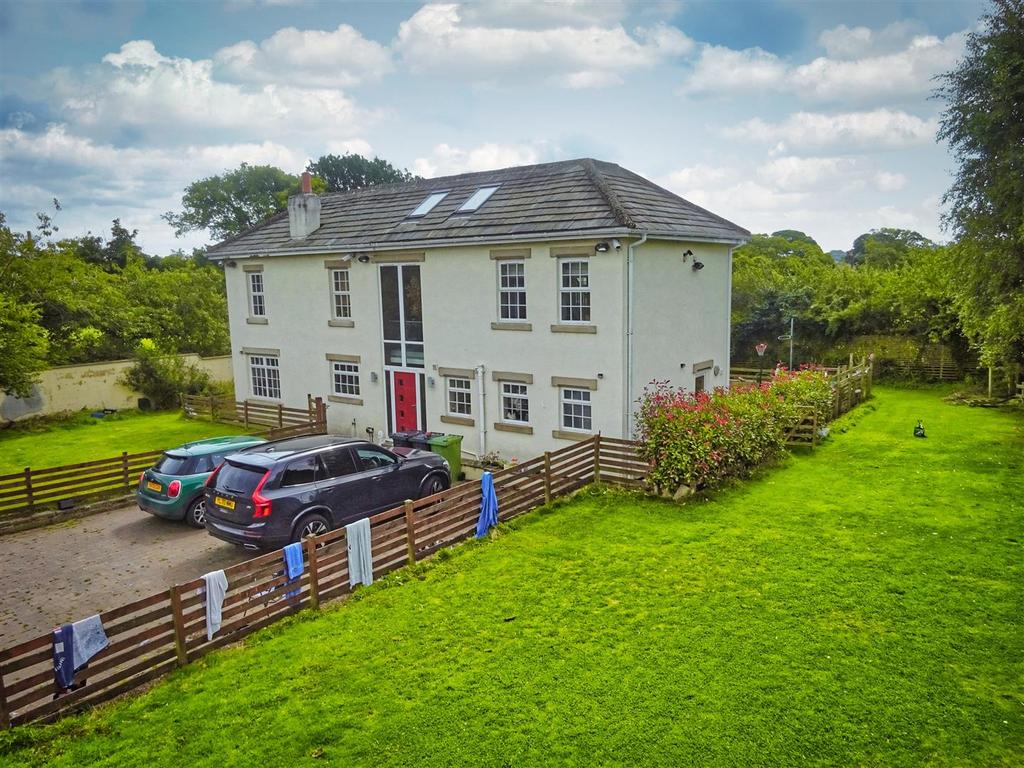 Moor Road, Bramhope, Leeds 5 bed house £1,050,000