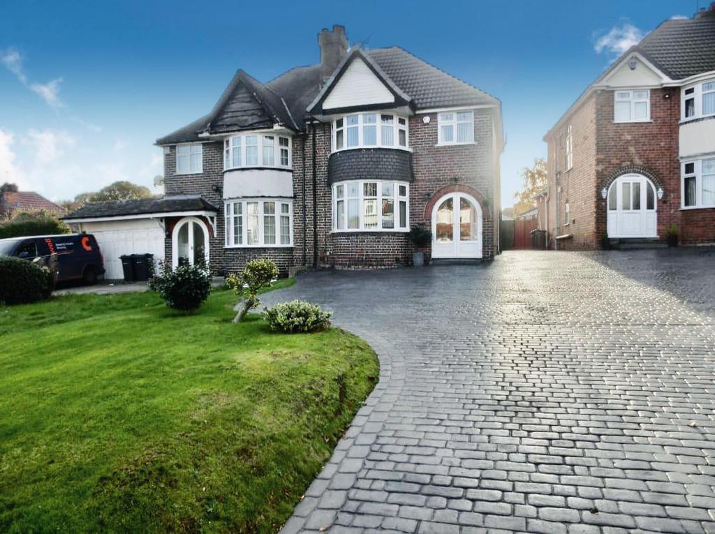 Barrows Lane, Yardley, Birmingham 3 bed semidetached house £290,000