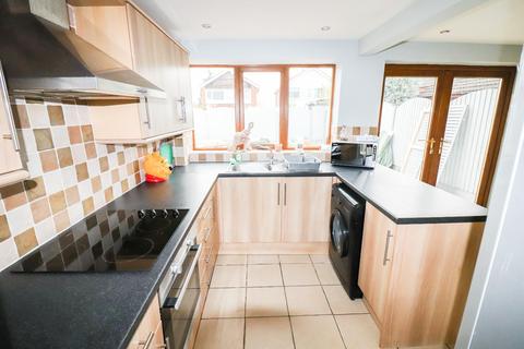 12 Heather Close, Nuneaton, CV10 7DS
