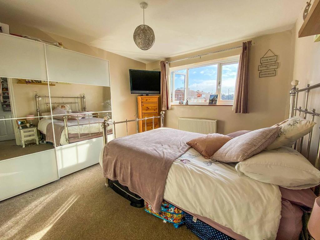 Bed 1.JPG