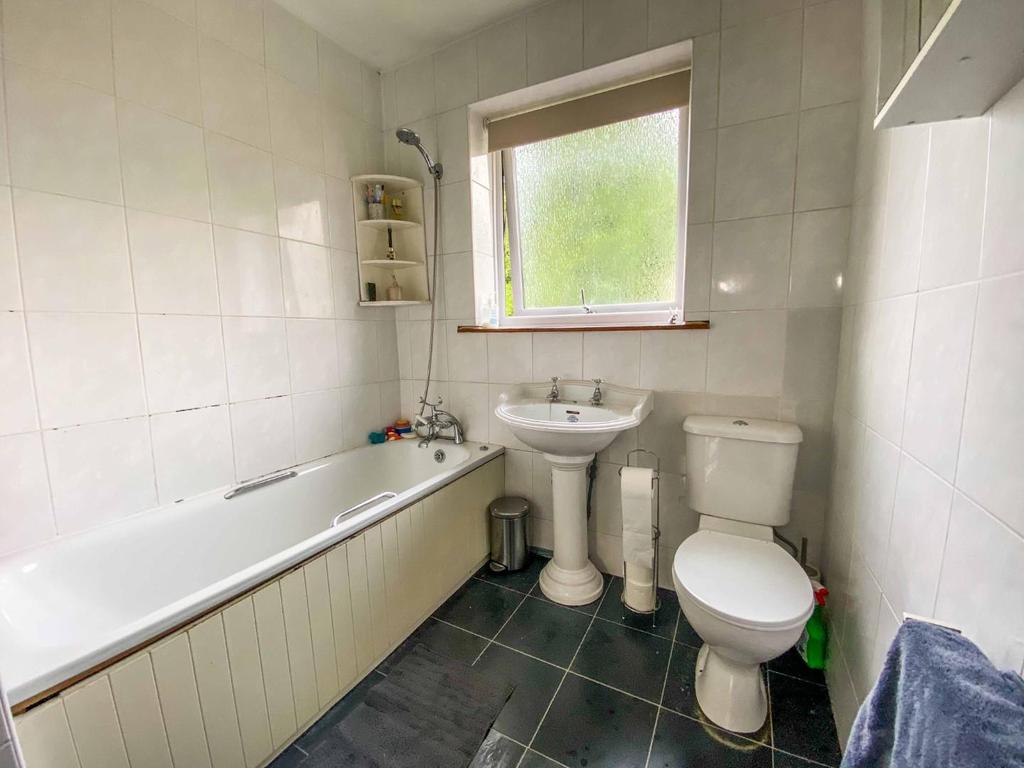 Bathroom.JPG