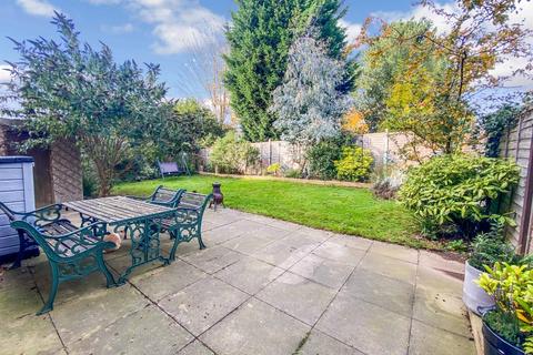 21 Ash Priors Close, Coventry, CV4 9DN