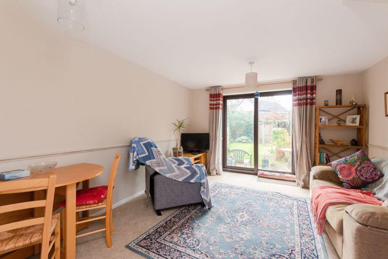 Mulberry Drive, Bicester 2 bed semidetached house £270,000