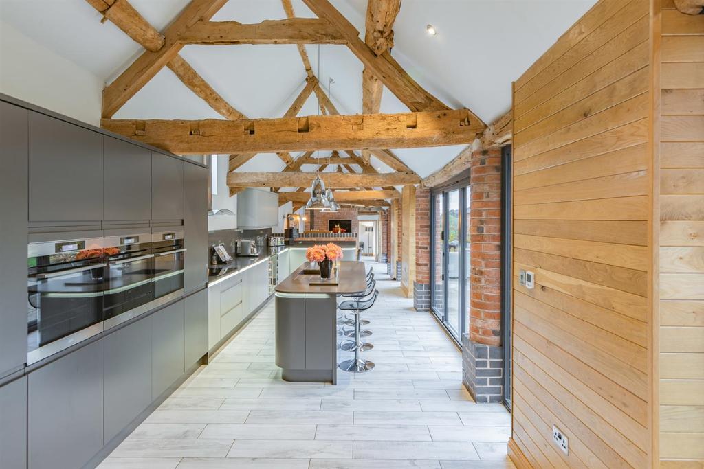 Appletree Lane, Inkberrow, Worcestershire, WR7 4HY 4 bed barn