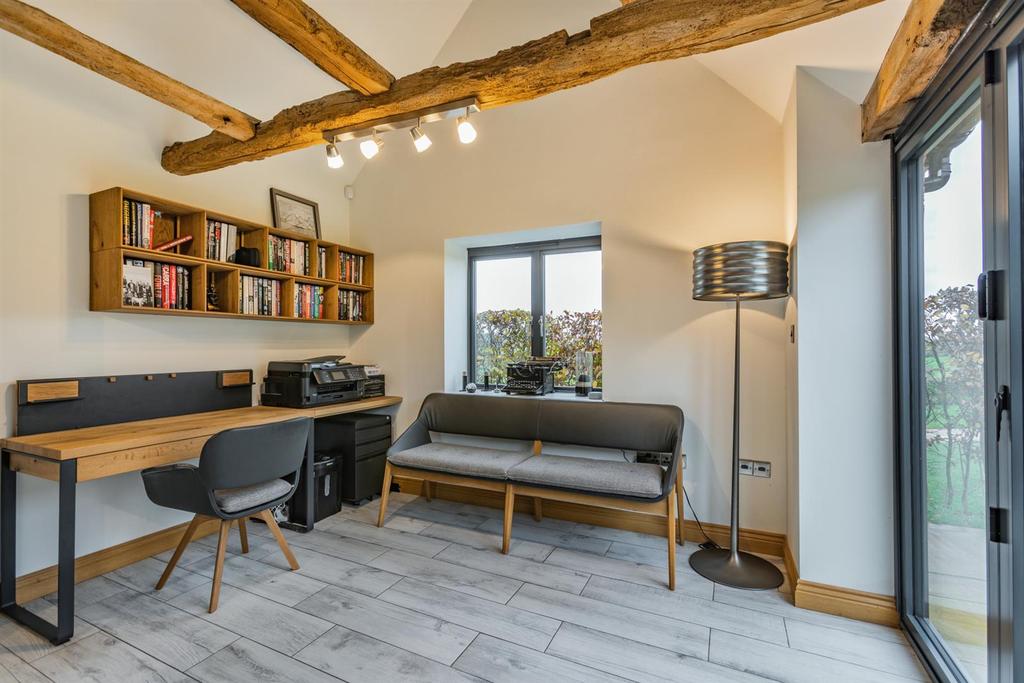 8484467-interior29.jpg