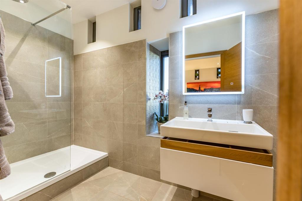 8484467-interior07.jpg