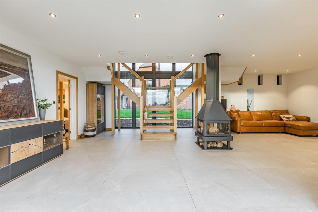 8484467-interior26.jpg