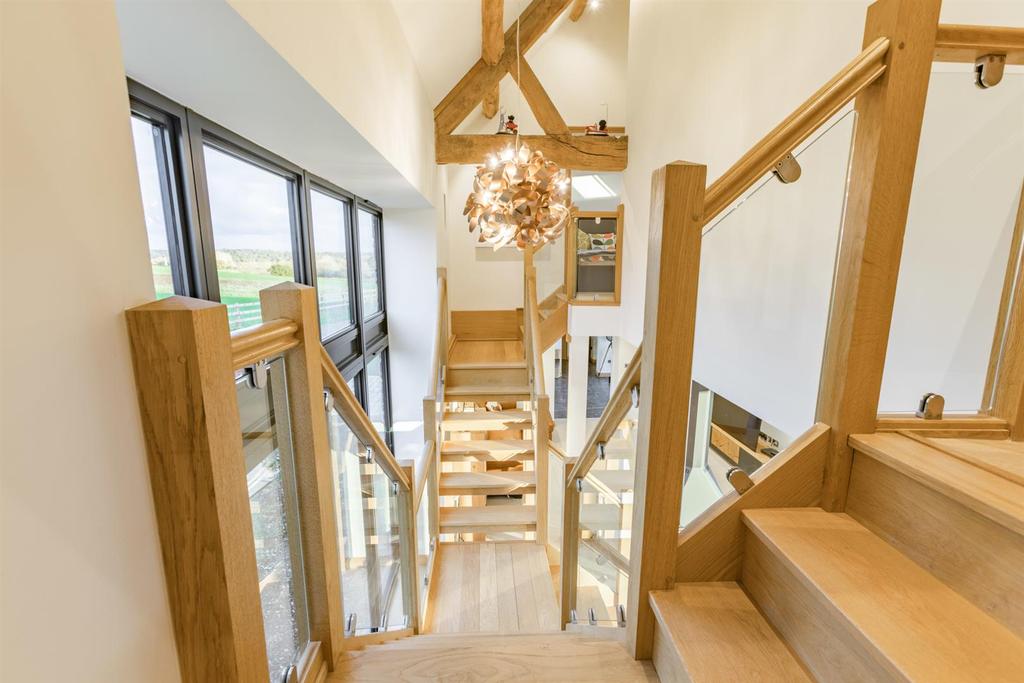8484467-interior19.jpg