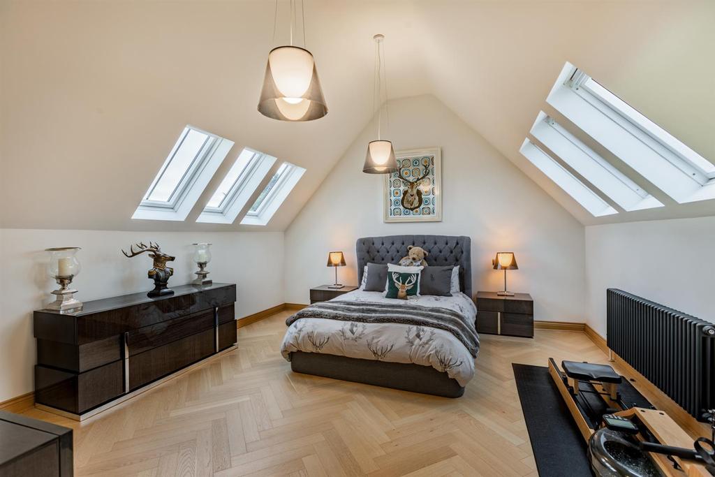 8484467-interior10.jpg