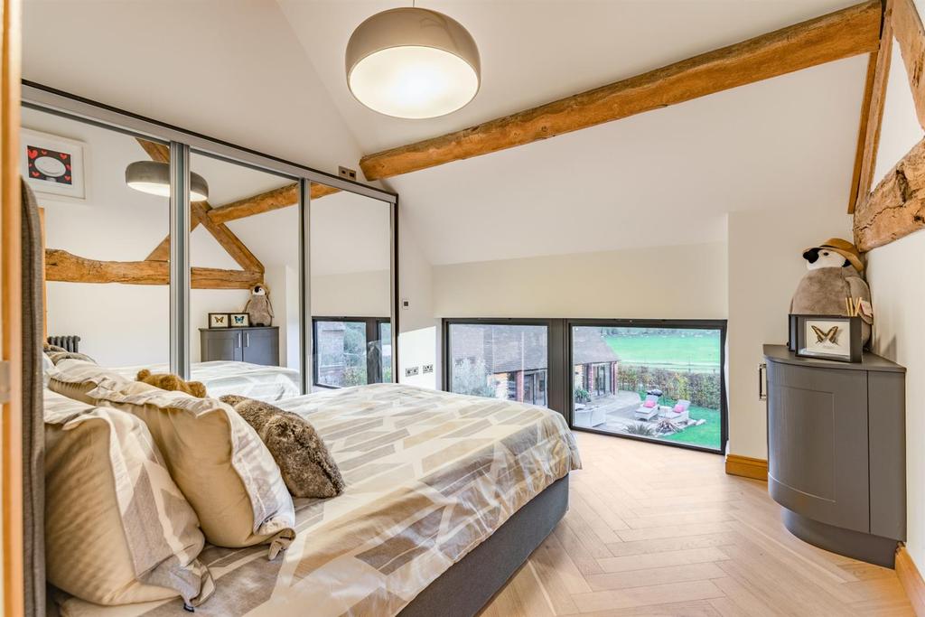 8484467-interior20.jpg