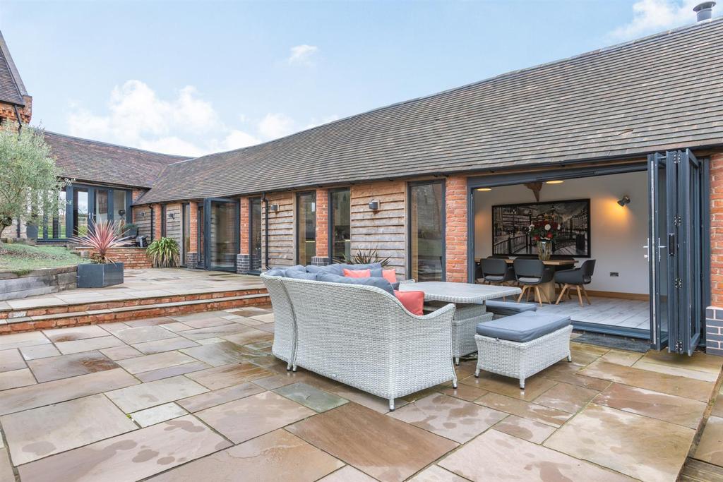 8484467-exterior25.jpg
