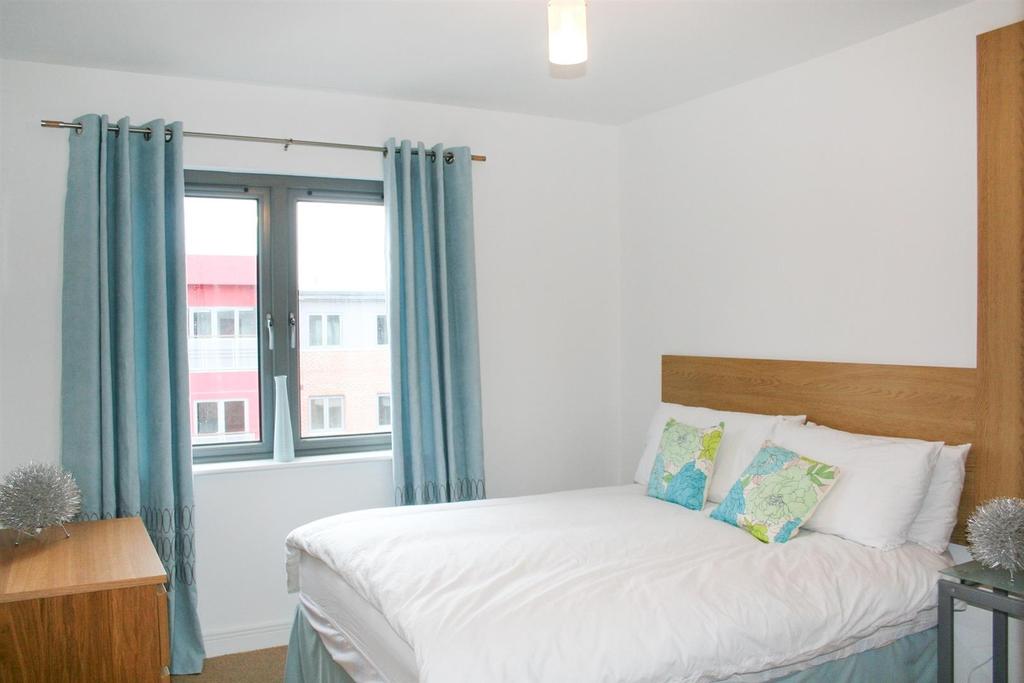 Cameronian bedroom-2.jpg