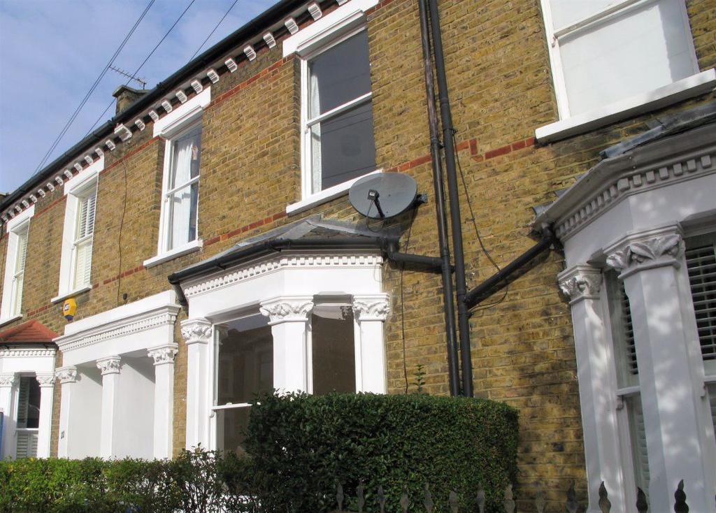 Gairloch Road, SE5 8NG 2 bed house £2,200 pcm (£508 pw)