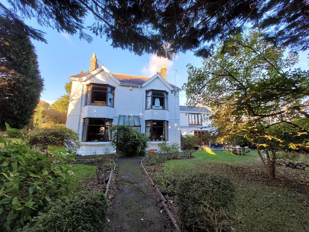 Ferry Road, Kidwelly 5 bed detached house £550,000