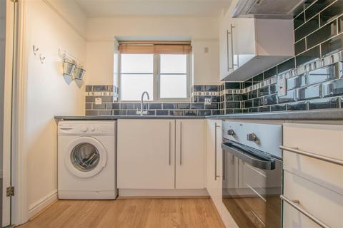 2 bedroom apartment for sale - Foxes Close, Hertford