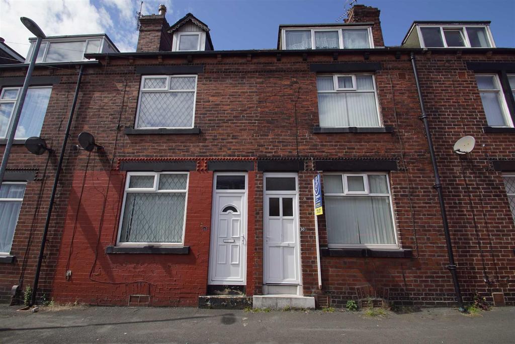 Dawlish Mount, Leeds 3 bed terraced house £650 pcm (£150 pw)