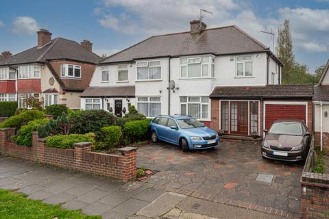123 Walsingham Gardens, Epsom, KT19 0LZ