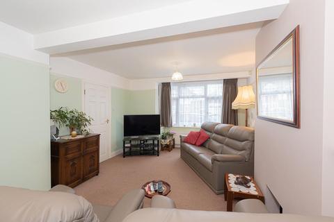123 Walsingham Gardens, Epsom, KT19 0LZ