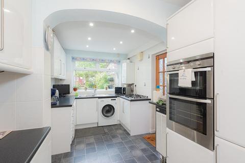 123 Walsingham Gardens, Epsom, KT19 0LZ