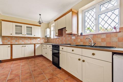 10 Bell Meadow, Godstone, RH9 8ED