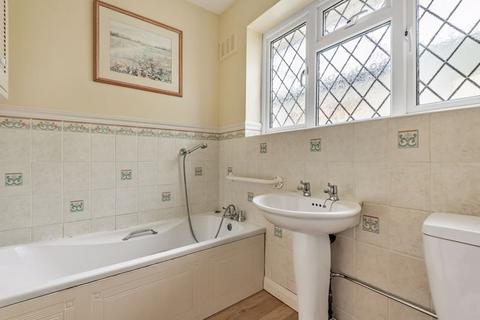 10 Bell Meadow, Godstone, RH9 8ED