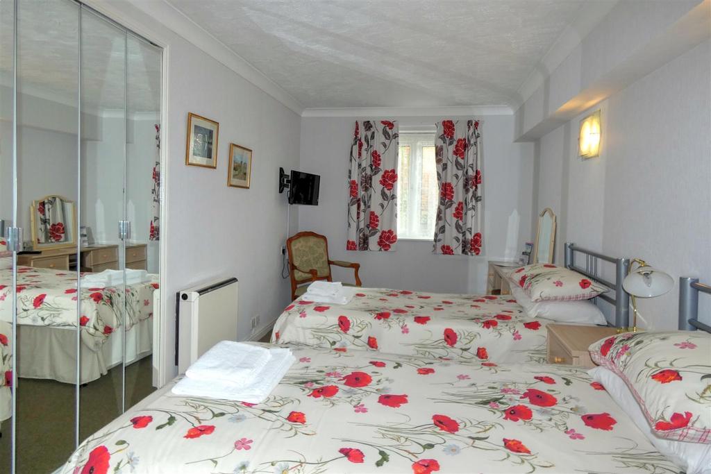 Guest suite