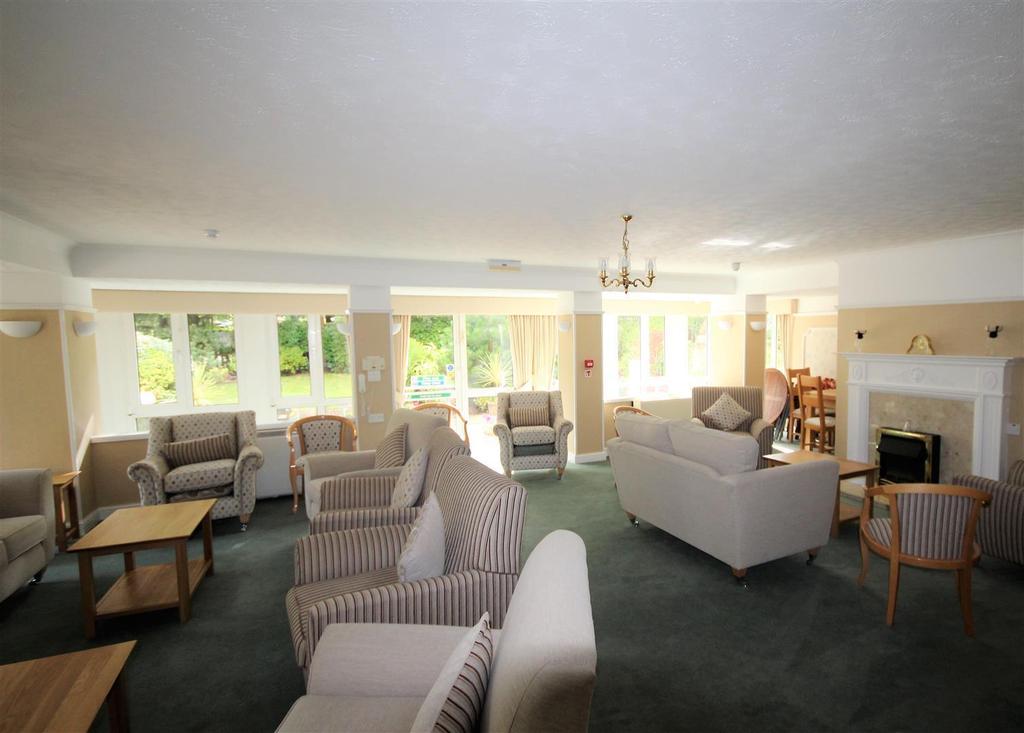 Swn y mor guest lounge.jpg
