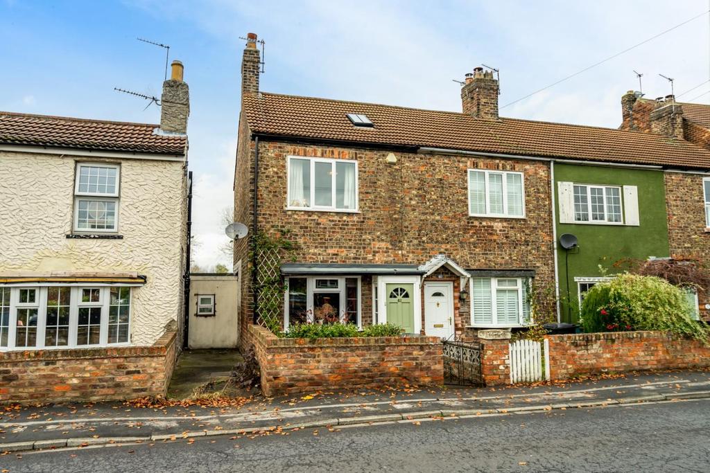 Moor Lane, York 3 bed end of terrace house £230,000