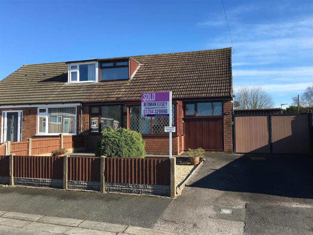 Eskdale Avenue, Blackrod, Bolton 3 bed semidetached bungalow £235,000