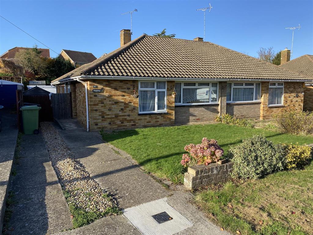 Windsor Drive, Sittingbourne 3 bed bungalow £1,100 pcm (£254 pw)