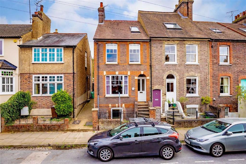 Cannon Street, St. Albans, Hertfordshire 4 bed end of terrace house £