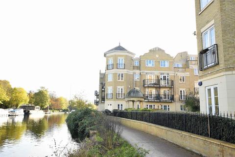 Flat 40, Regents Riverside Brigham Road, Reading, RG1 8QS