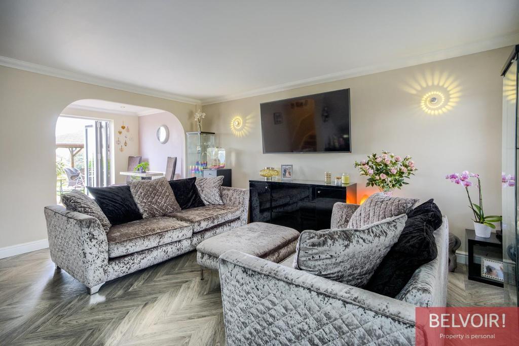 Alderman Way, Weston Under Wetherley, Leamington Spa 3 bed semi