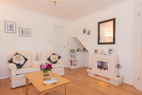 69a Hillside, Banstead, SM7 1EZ