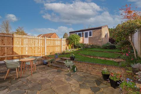 69a Hillside, Banstead, SM7 1EZ