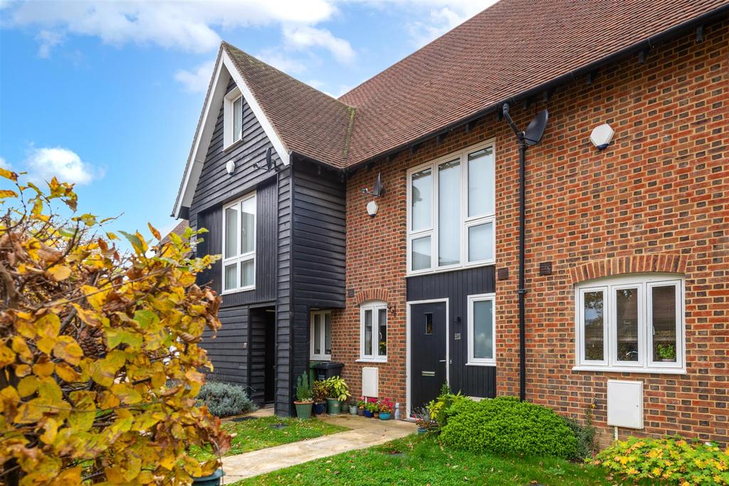 Malthouse Lane, Horley 2 bed terraced house £400,000