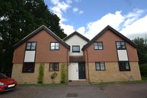 1 bedroom flat to rent, The Woodlands, Smallfield, Horley