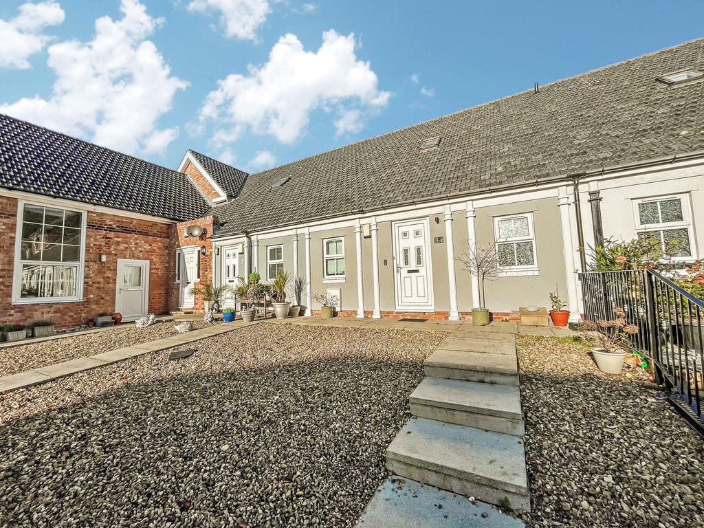 The Cloisters, Wingate, Durham, TS28 5PT 2 bed terraced house £125,000