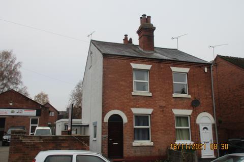 3 bedroom terraced house to rent, Sutton Road, Kidderminster DY11