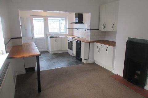 3 bedroom terraced house to rent, Sutton Road, Kidderminster DY11