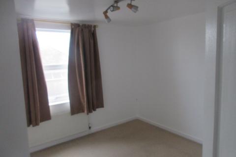 3 bedroom terraced house to rent, Sutton Road, Kidderminster DY11