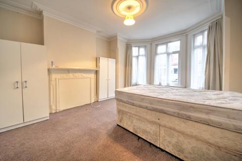 41 Belsize Avenue, London, N13 4TL