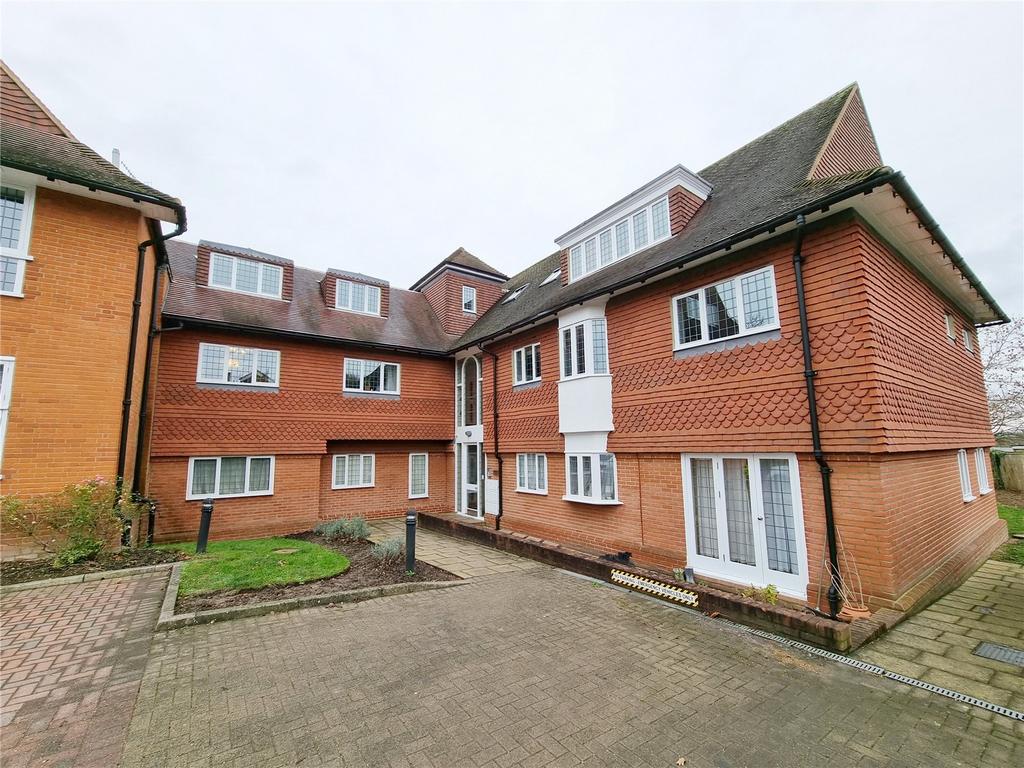 London Road South, Merstham, Redhill... 2 bed apartment £1,450 pcm (£