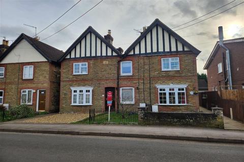 2 bedroom terraced house to rent, Elstead GU8