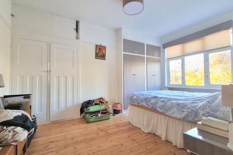 1 bedroom semi-detached house to rent, Heybridge Avenue, London, SW16
